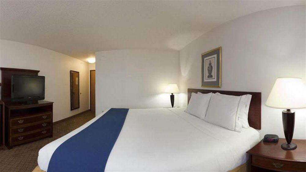 Holiday Inn Express & Suites Alliance By Ihg מראה חיצוני תמונה