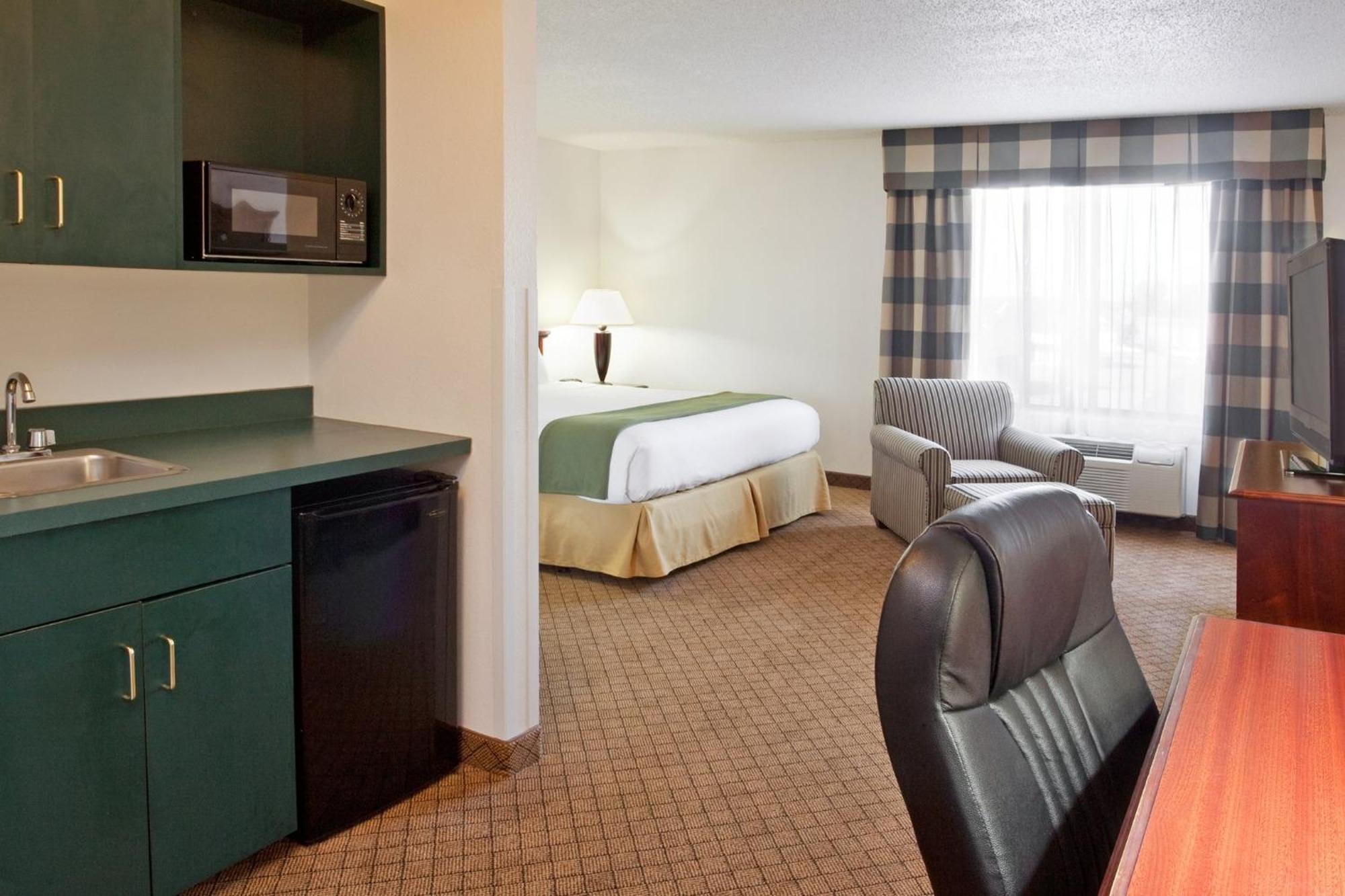 Holiday Inn Express & Suites Alliance By Ihg מראה חיצוני תמונה