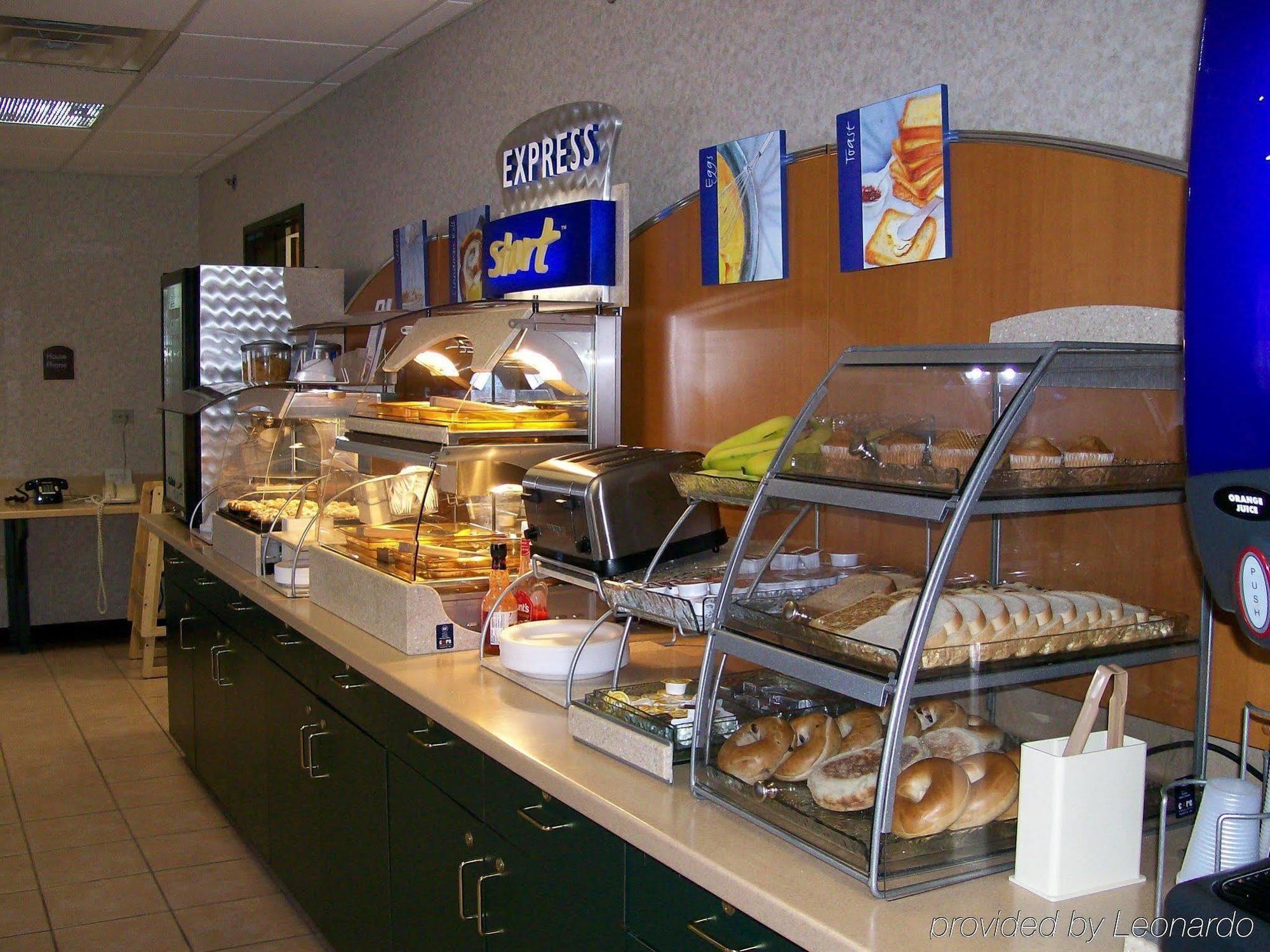 Holiday Inn Express & Suites Alliance By Ihg מראה חיצוני תמונה